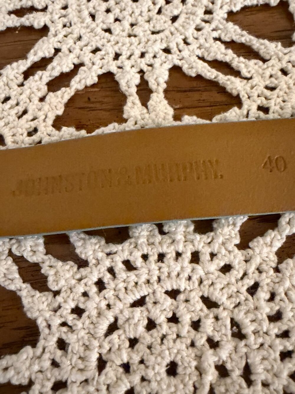 Johnston & Murphy Men's Size 40 Suede Belt with Metal Buckle. Light Blue